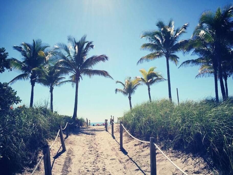 Just 1 Block From The Beach! Appartement *